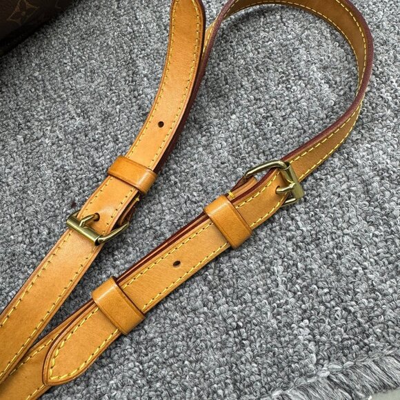 Louis Vuitton Speedy 30 Brown Monogram Canvas Tote 799-082225 - Picture 11 of 16